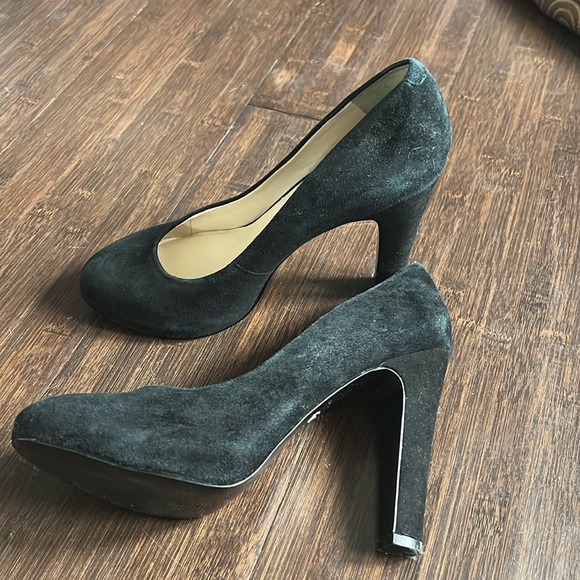 Suede pumps - Picture 3 of 3